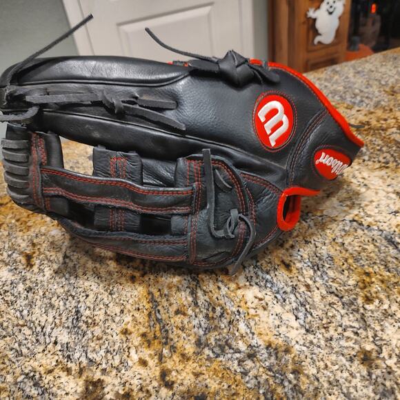 Wilson Black and Red Baseball Glove Model A950 Size 14" Model AD6RB16B514 - Picture 3 of 14